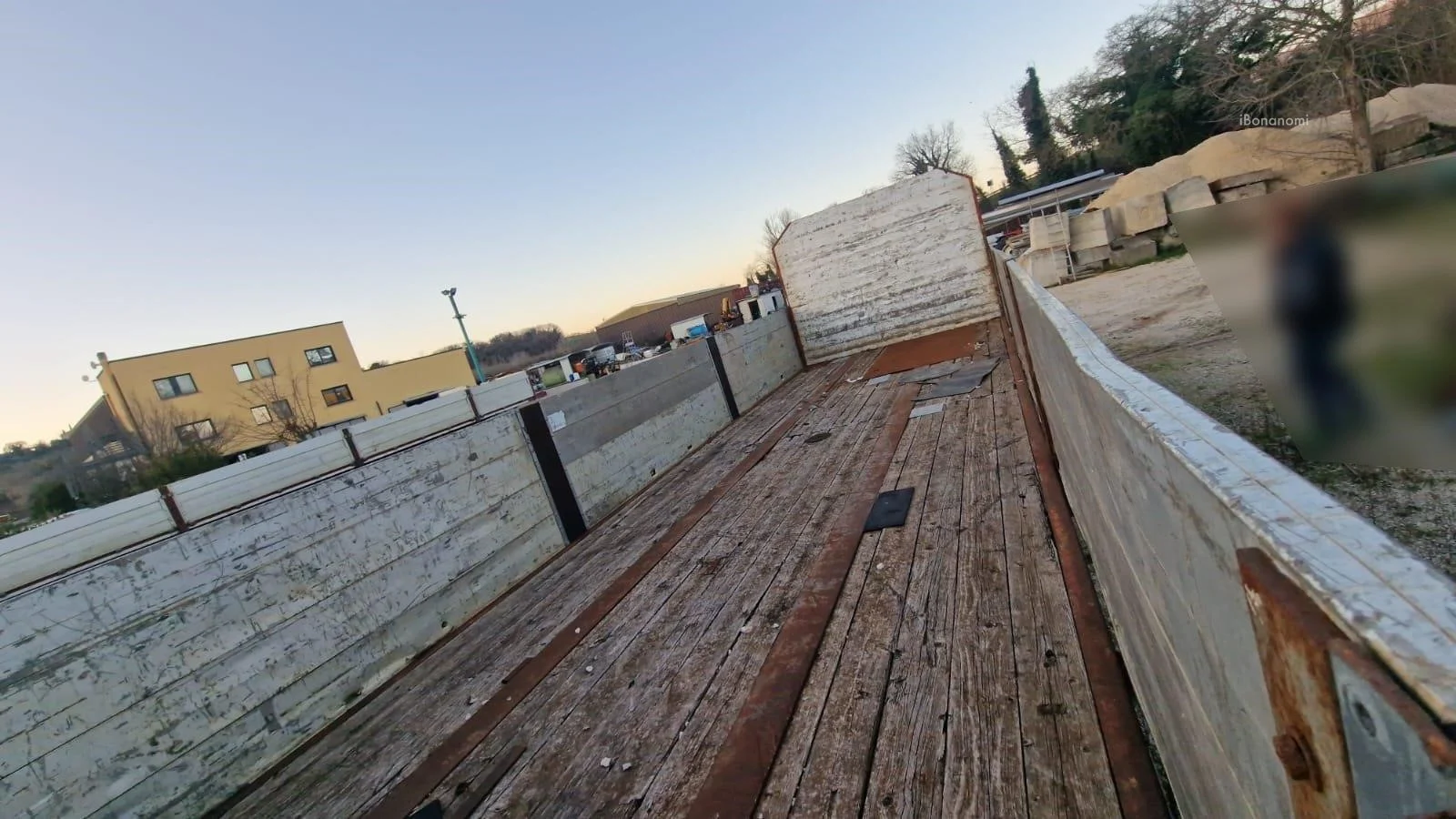 Rimorchio BARTOLETTI con cassone aperto