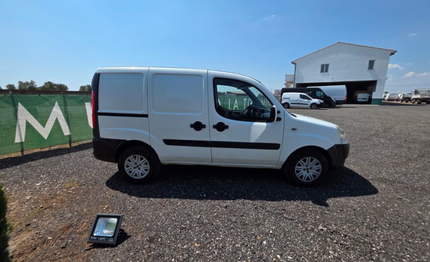 fiat-doblo-19-multijet-2006-esterni.jpg