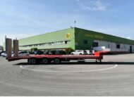 SemirimorchioBertoja carrelloneribassatopianalatoconrampe idrauliche