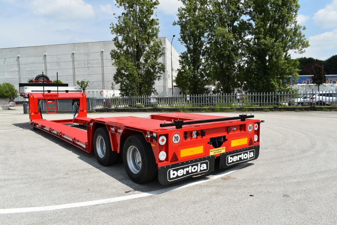 Semirimorchio Bertoja vasca