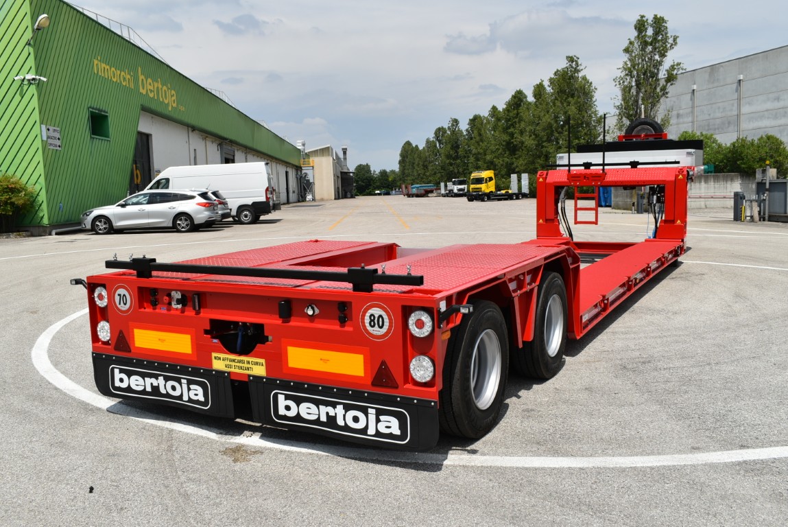 Semirimorchio Bertoja vasca