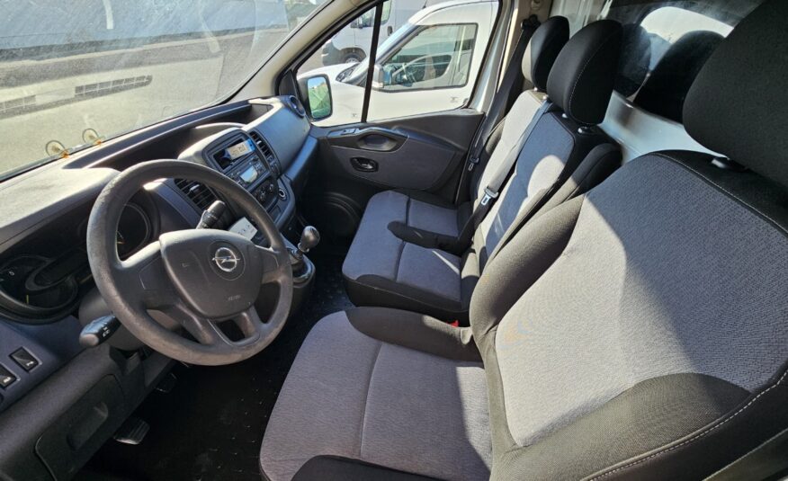 Opel Vivaro officina mobile 2015 interni