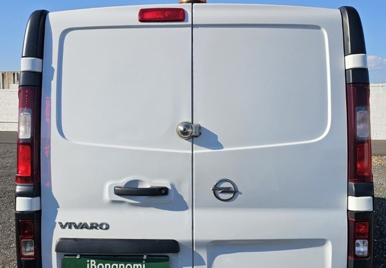 Opel Vivaro officina mobile 2015 esterni