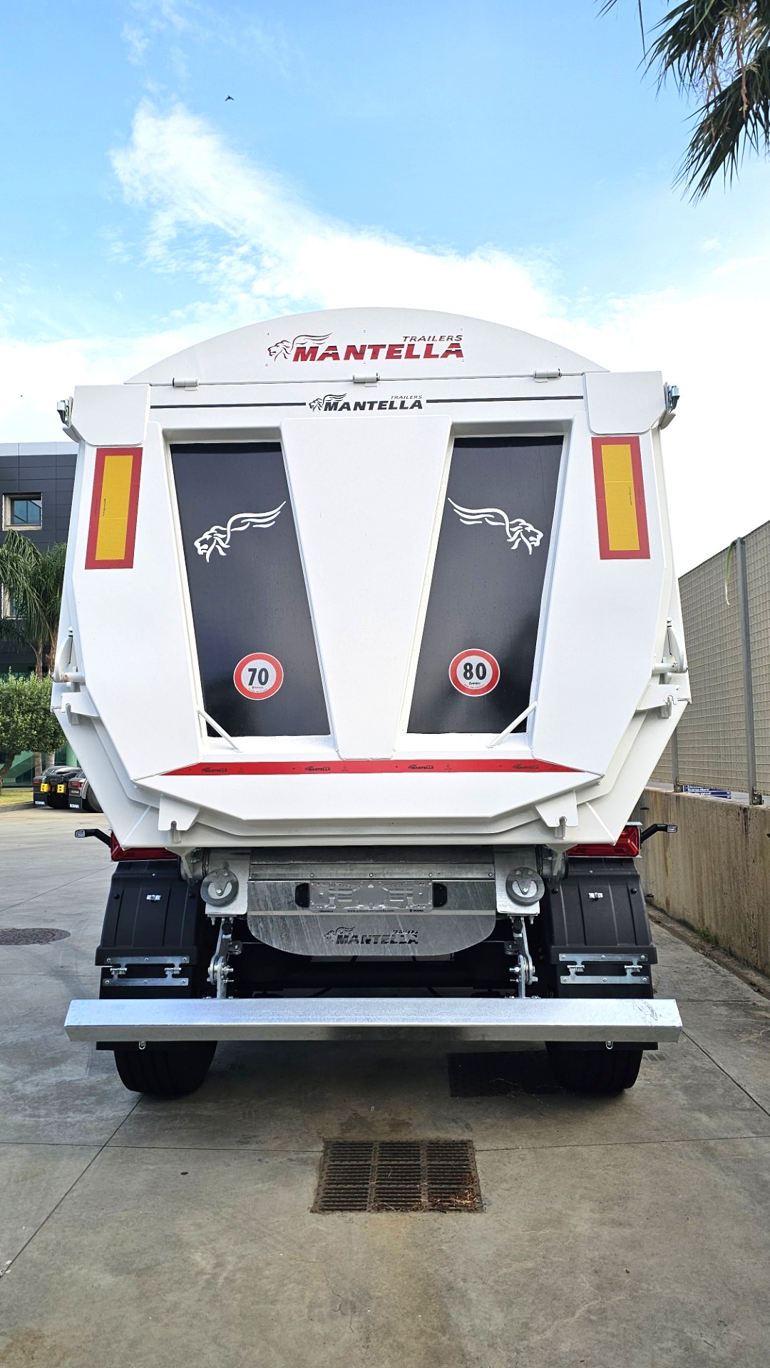 SemirimorchioribaltabileStratosphereper trasportoinerti