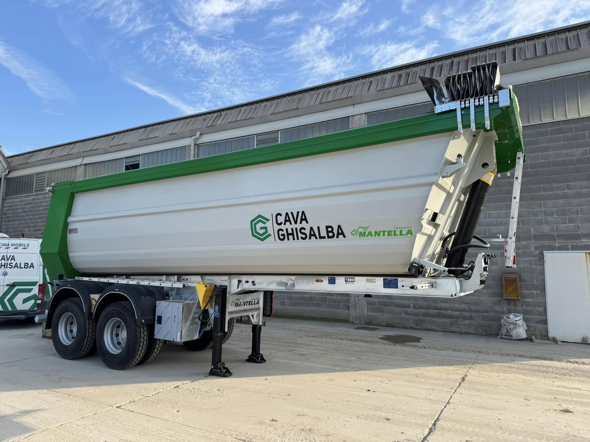 SemirimorchioribaltabileMantellaStratospherpertrasportoinerti