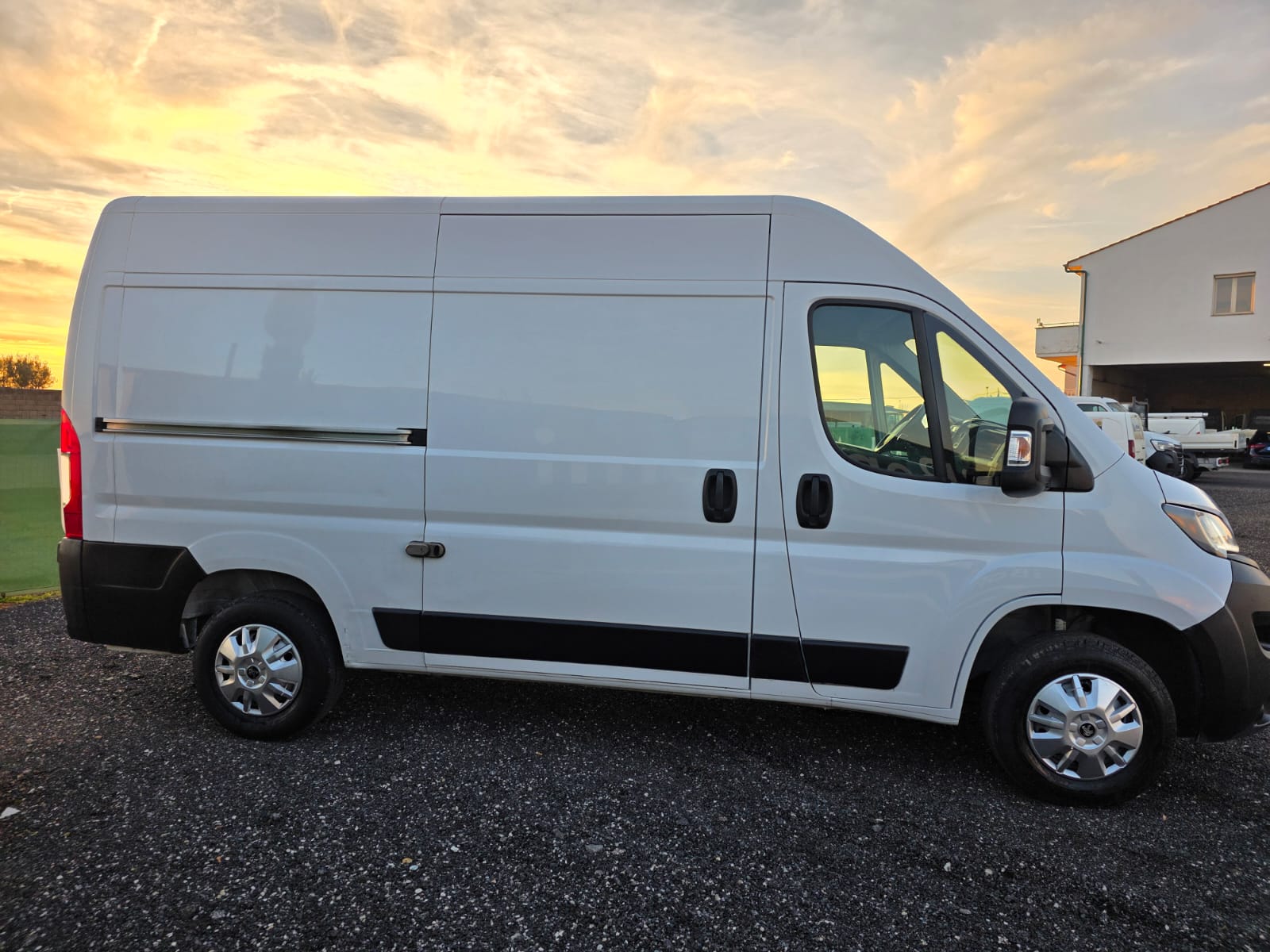 Peugeot Boxer L2 H2 2022 usato con 69.925 km certificati