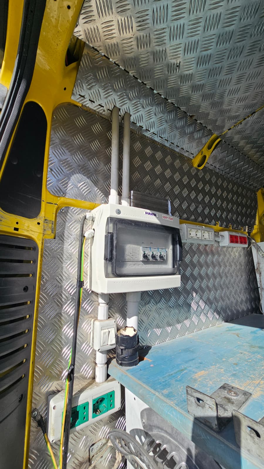 Fiat Ducato officina mobile usato L2 H2 con inverter e cassettiere