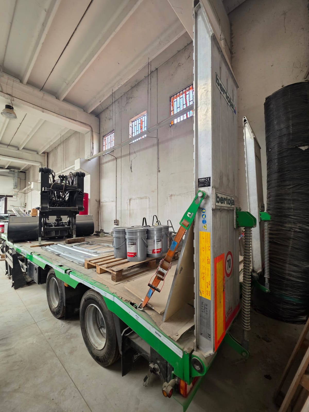 Rimorchio Bertoja 3 assi usato con rampe 2020