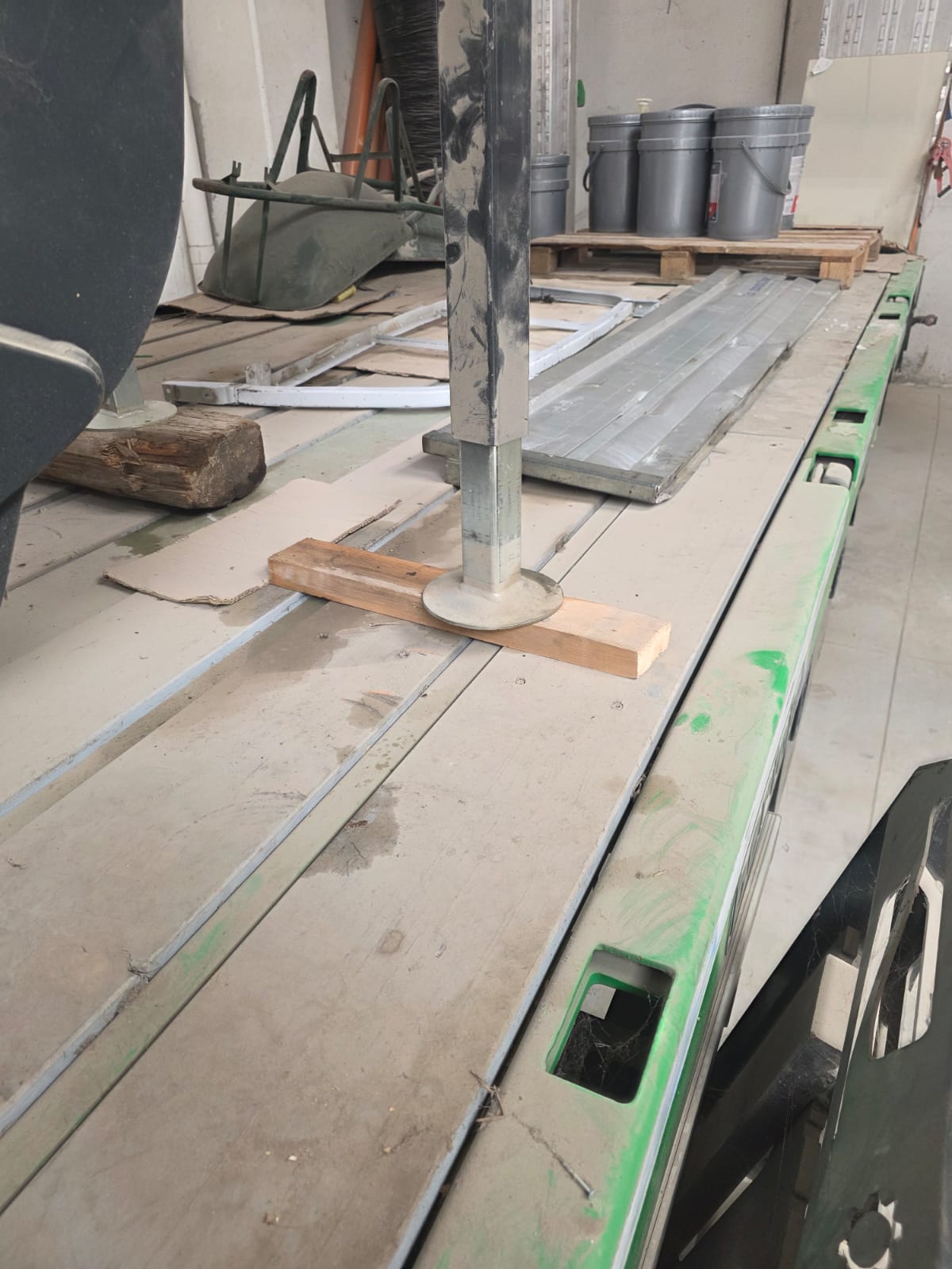 Rimorchio Bertoja 3 assi usato con rampe 2020