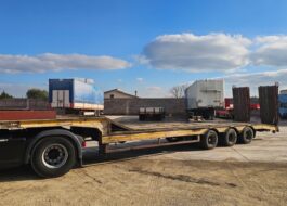 Semirimorchio CTC ribassato con rampe idrauliche doppie