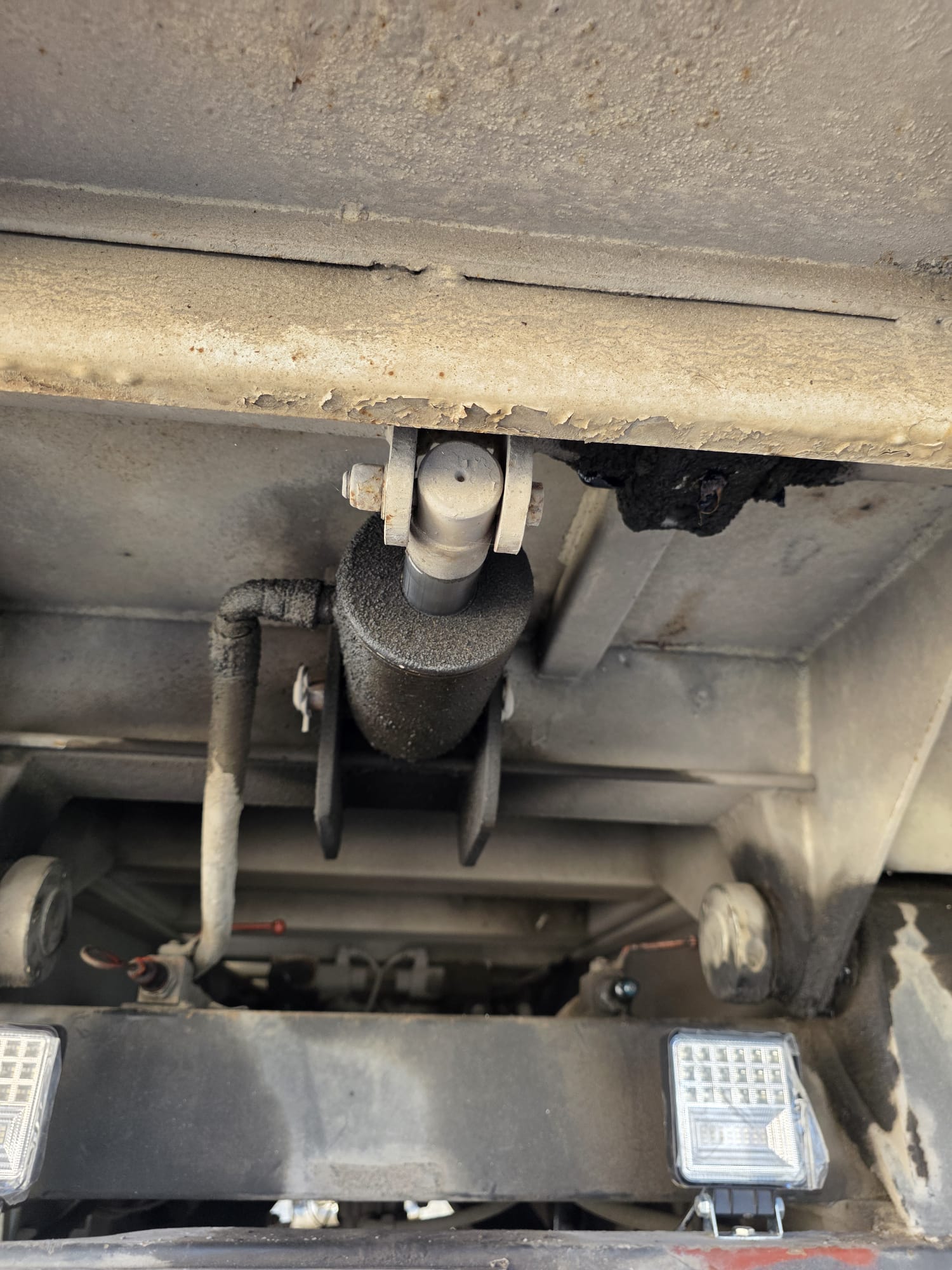 Semirimorchio Minerva usato ribaltabile 10 gomme