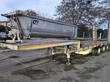 Semirimorchio carrellone con rampe Zorzi 3 assi usato