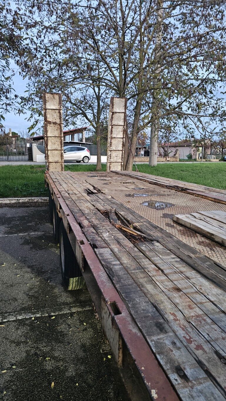 Semirimorchio carrellone con rampe Zorzi 3 assi usato