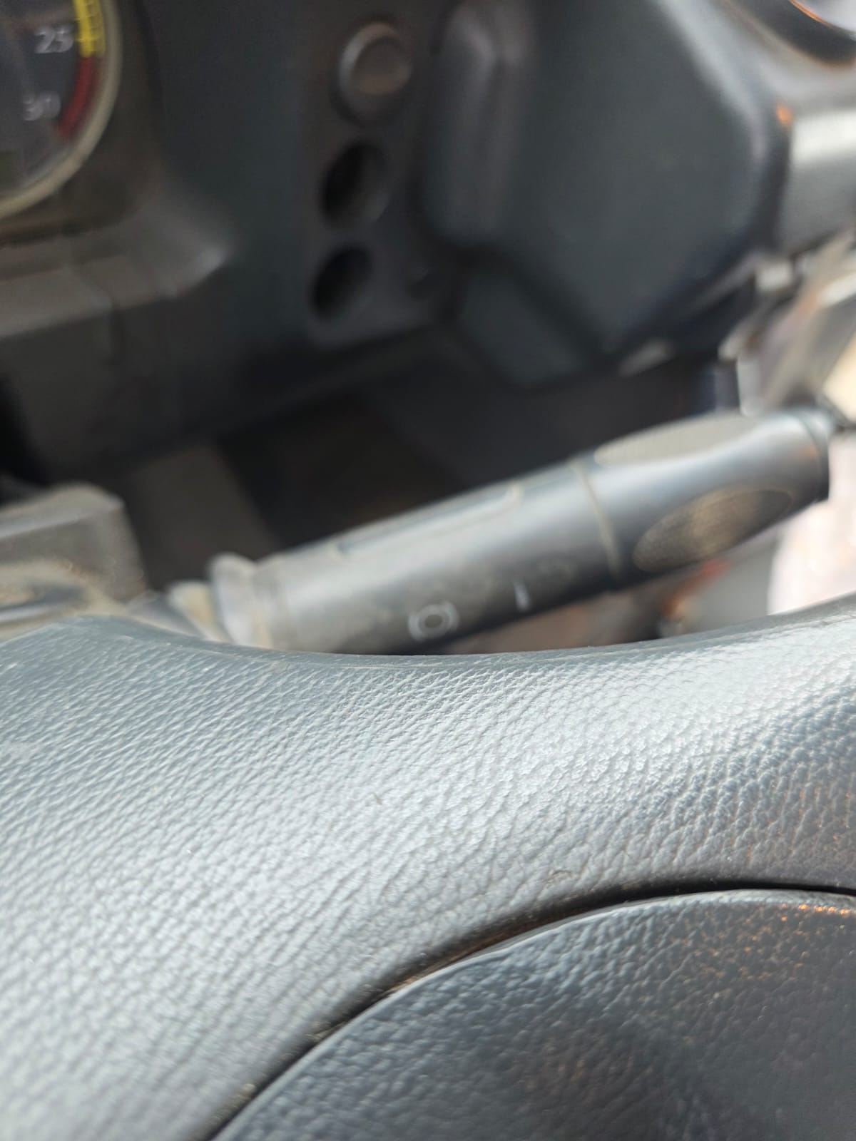 Iveco Stralis 420CV 3 assi - scarrabile Iveco Stralis 420CV – 3 assi - scarrabile Iveco Stralis 3 assi Immatricolato 8 Maggio 2008 420 cv Omologazione Euro 5 Cambio manuale ZF Portata utile 145 q.li Gancio traino per rimorchio Impianto scarrabile 26 Ton Il veicolo verrà tagliandato in Iveco prima della consegna motrice, rimorchio, carrellone, collo d'oca, trasporto macchine operatrici usato, carrello, bertoja de angelis, cometto, ctc, framar, faymonville, goldhofer, ctb, fgm, de filippi, bertoia, iveco, daf, mercedes, scania, man, isuzu, renault, euro 6, euro 5 Ogni mezzo ha caratteristiche uniche. Una chiamata o un messaggio su whatsapp, ci permette di offrirti la risposta più adatta alle tue esigenze. Direzione Commerciale Ivan Bonanomi Mobile:3395341412 Mail: ivan@ibonanomi.it [FbID187]