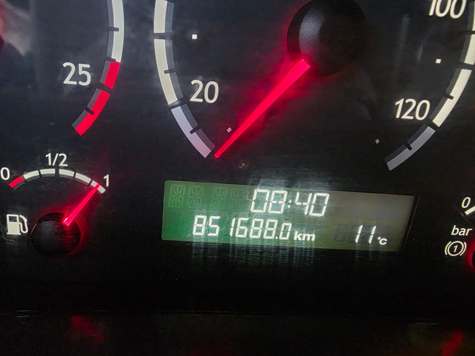 Scania P 380 pianale 3 assi con rampe idrauliche