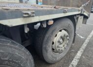 Scania P 380 pianale 3 assi con rampe idrauliche