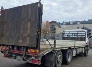 Scania P 380 pianale 3 assi con rampe idrauliche