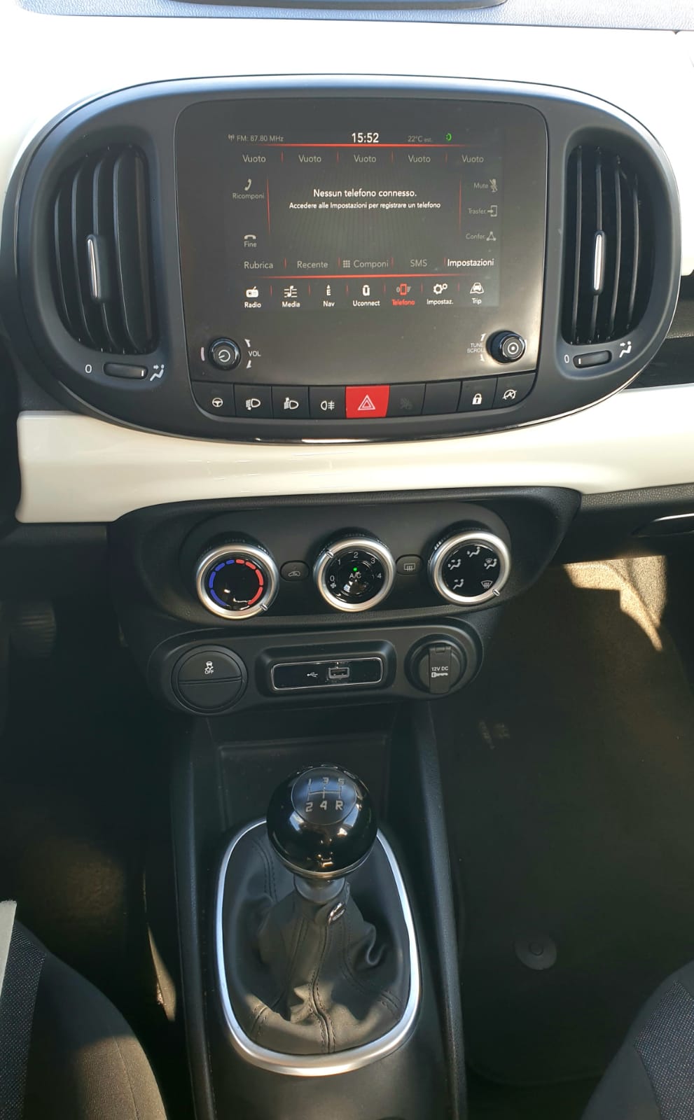 Fiat 500L bianca omologata autocarro N1 con telecamera e navigatore