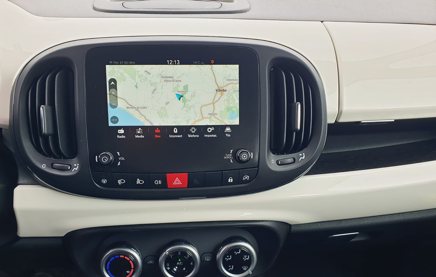 Fiat 500L bianca omologata autocarro N1 con telecamera e navigatore