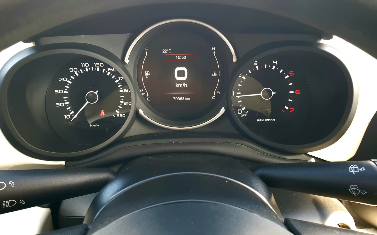 Fiat 500L bianca omologata autocarro N1 con telecamera e navigatore