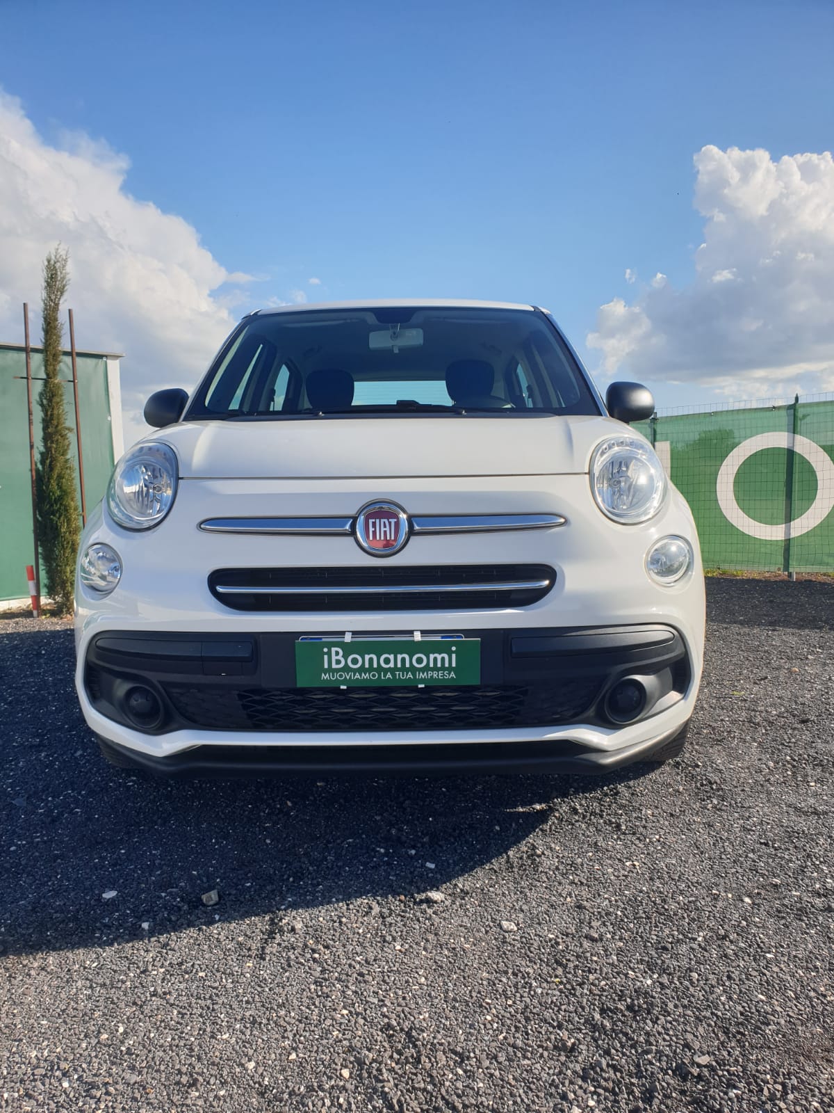 Fiat 500L bianca omologata autocarro N1 con telecamera e navigatore