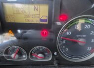 Autocarro Iveco Eurocargo 100E22 bianco con caricatore Icarbazzoli e polipo retrocabina