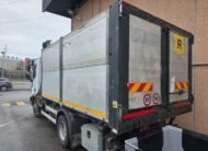 Autocarro Iveco Eurocargo 100E22 bianco con caricatore Icarbazzoli e polipo retrocabina