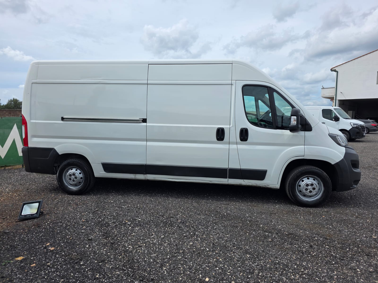 Furgone Peugeot Boxer L3H2 bianco tetto alto passo lungo usato