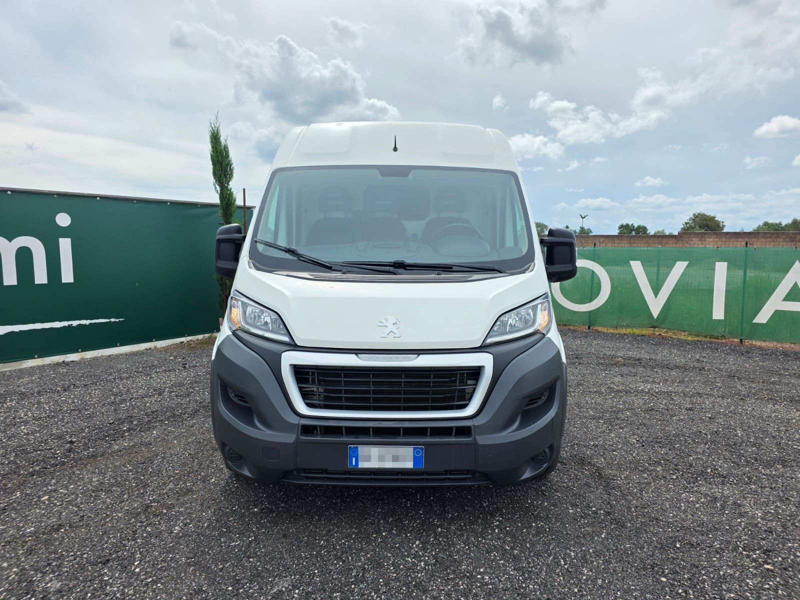 Furgone Peugeot Boxer L3H2 bianco tetto alto passo lungo usato
