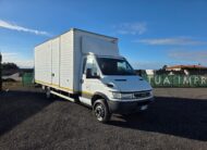 Furgone Iveco Daily 60C14 bianco con cassa gran volume 6 metri e sponda idraulica