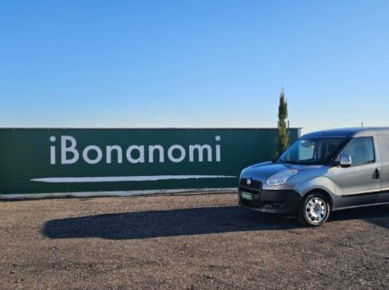 Furgone Fiat Doblò Maxi bianco a metano versione passo lungo