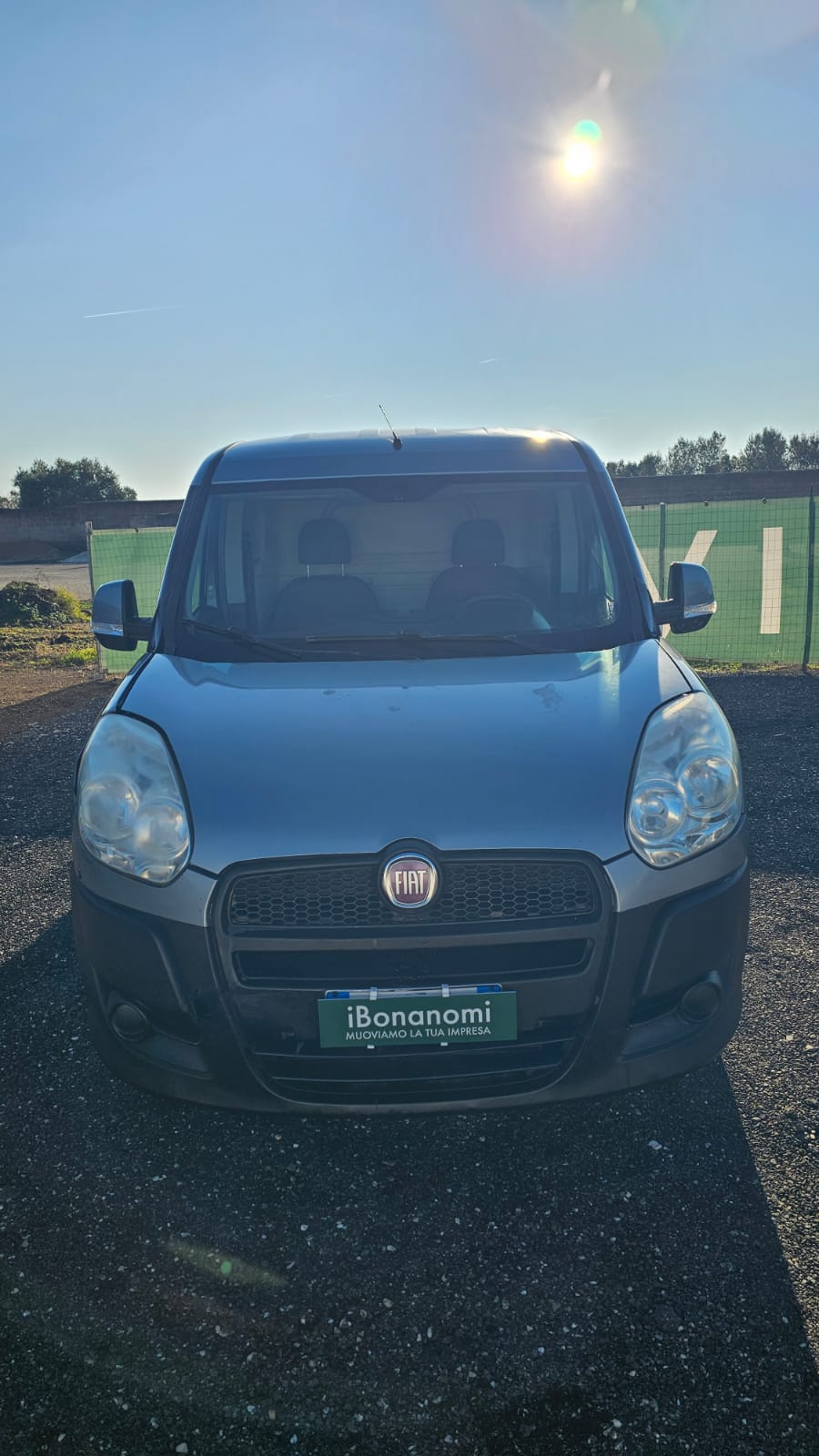 Furgone Fiat Doblò Maxi bianco a metano versione passo lungo