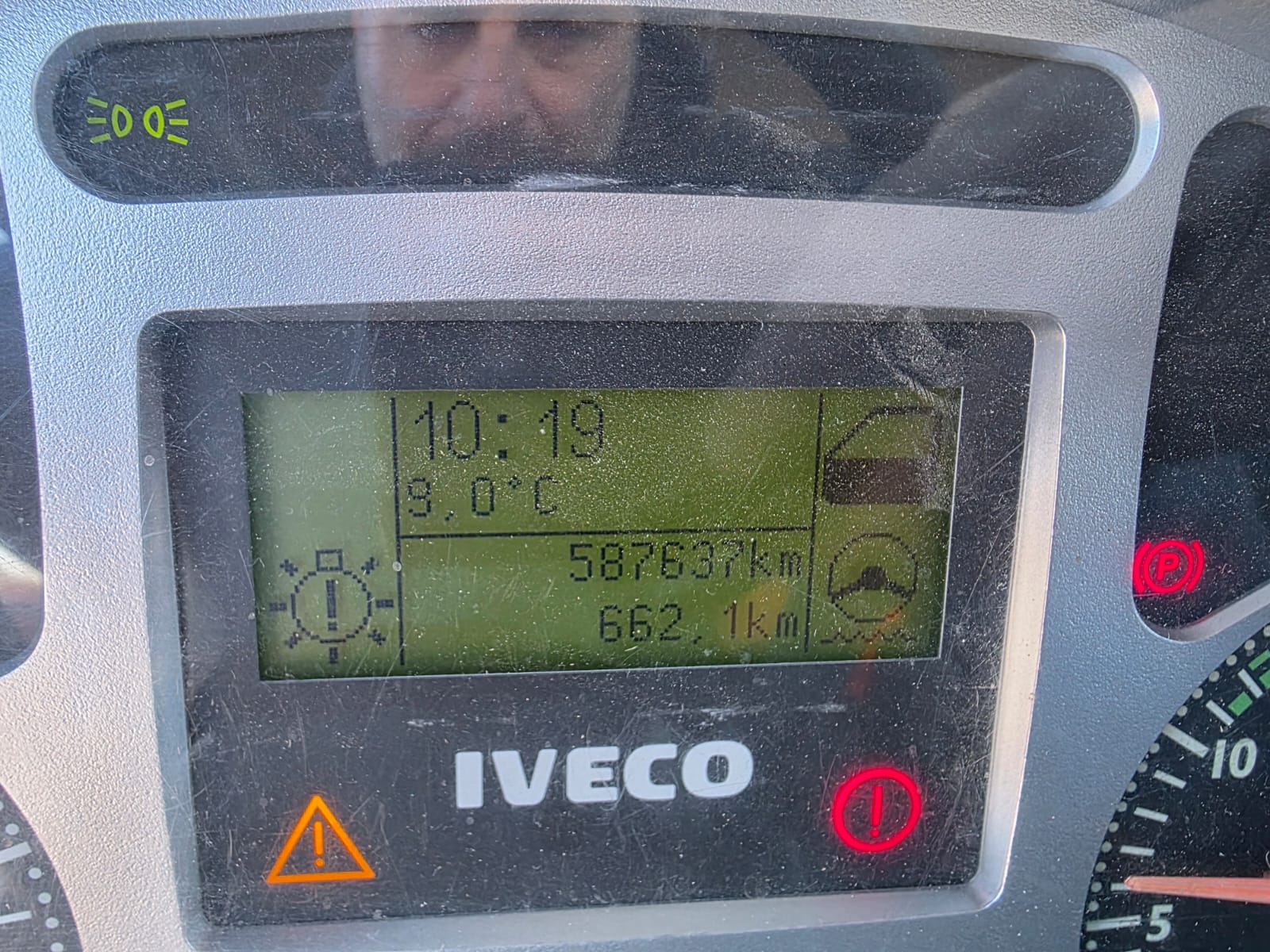 Eurocargo 100E18 blu con gru Bonfiglioli e cassone fisso