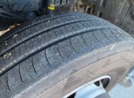 Eurocargo 100E18 blu con gru Bonfiglioli e cassone fisso