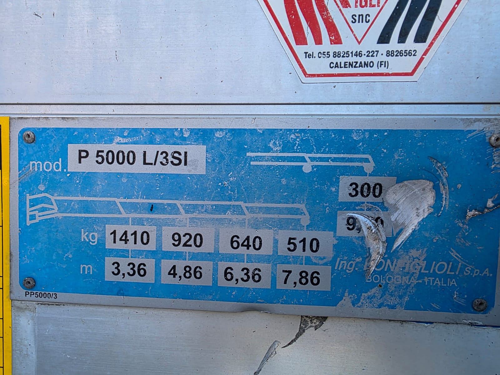 Eurocargo 100E18 blu con gru Bonfiglioli e cassone fisso