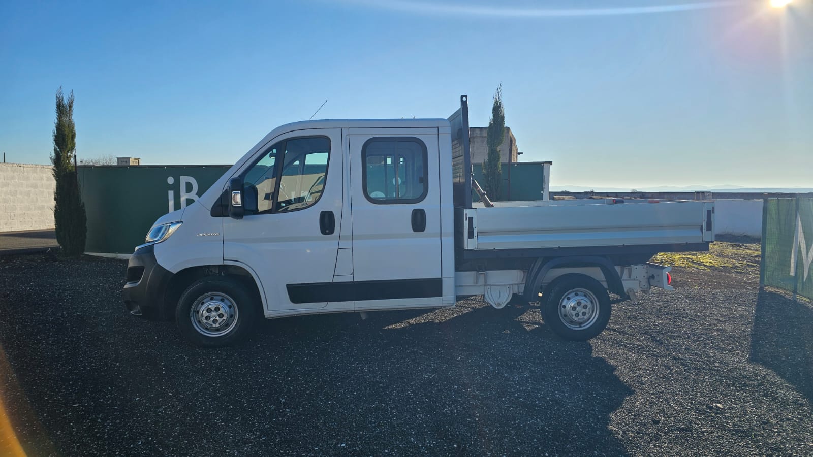 Fiat Ducato doppia cabina bianco 7 posti con cassone fisso e sponde alluminio