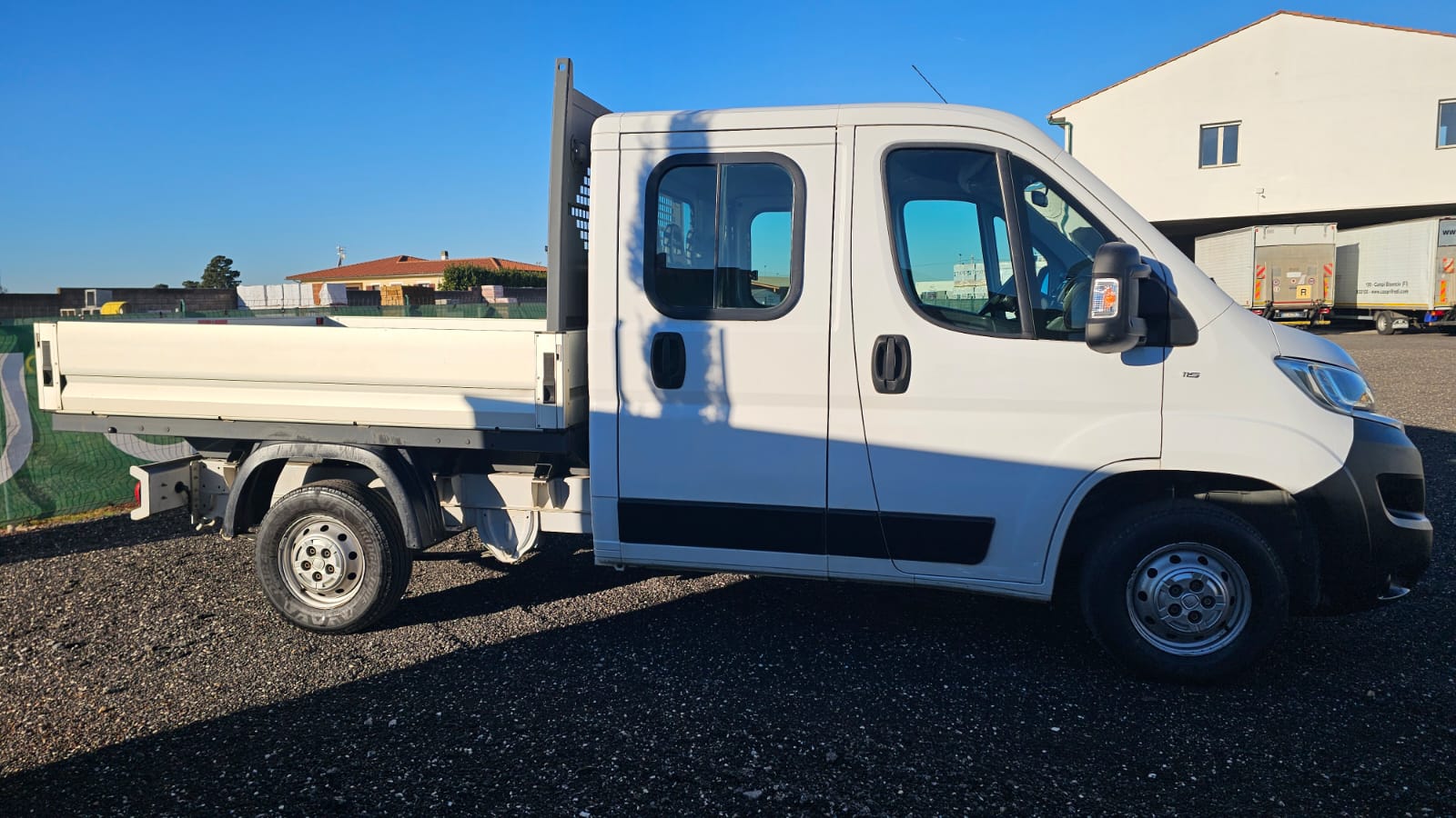 Fiat Ducato doppia cabina bianco 7 posti con cassone fisso e sponde alluminio
