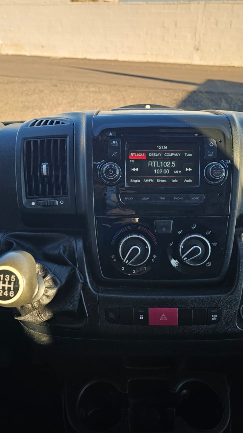 Fiat Ducato doppia cabina bianco 7 posti con cassone fisso e sponde alluminio