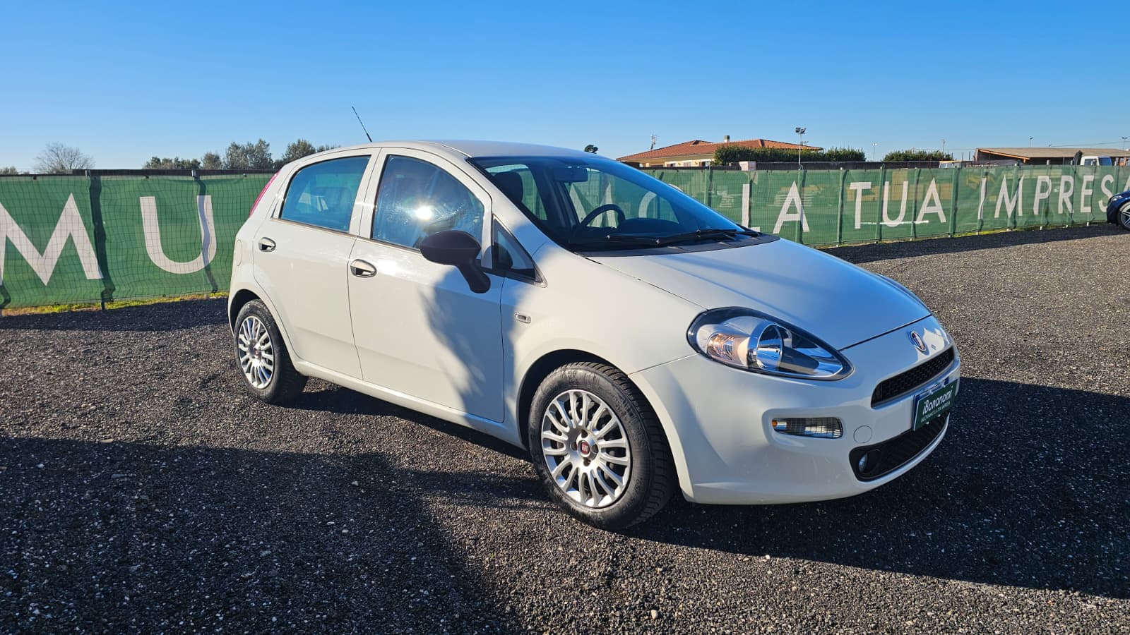 Fiat Punto autocarro bianca omologata N1 con 4 posti a sedere