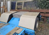 Rimorchio ribassato Bertoja con collo staccabile e piano di carico allungabile