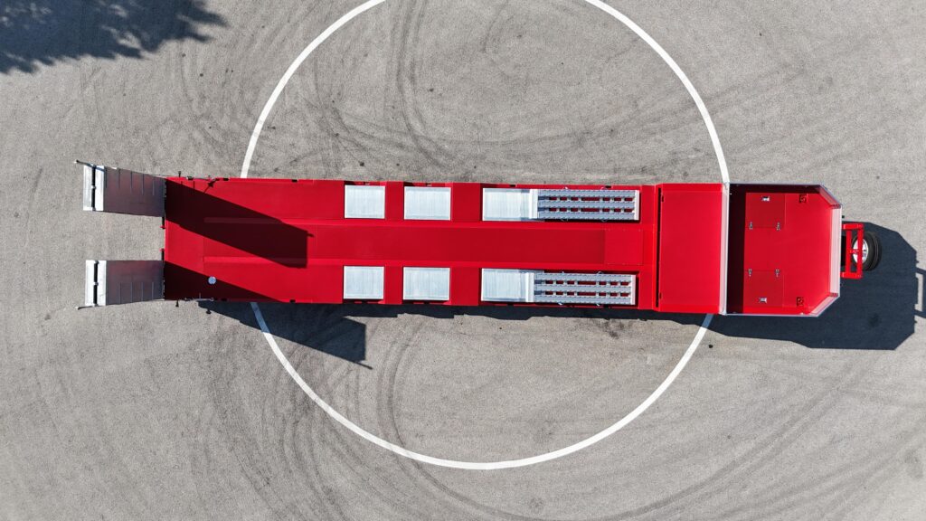 Semirimorchio carrellone ribassato I. Bonanomi con rampe idrauliche per trasporti eccezionali