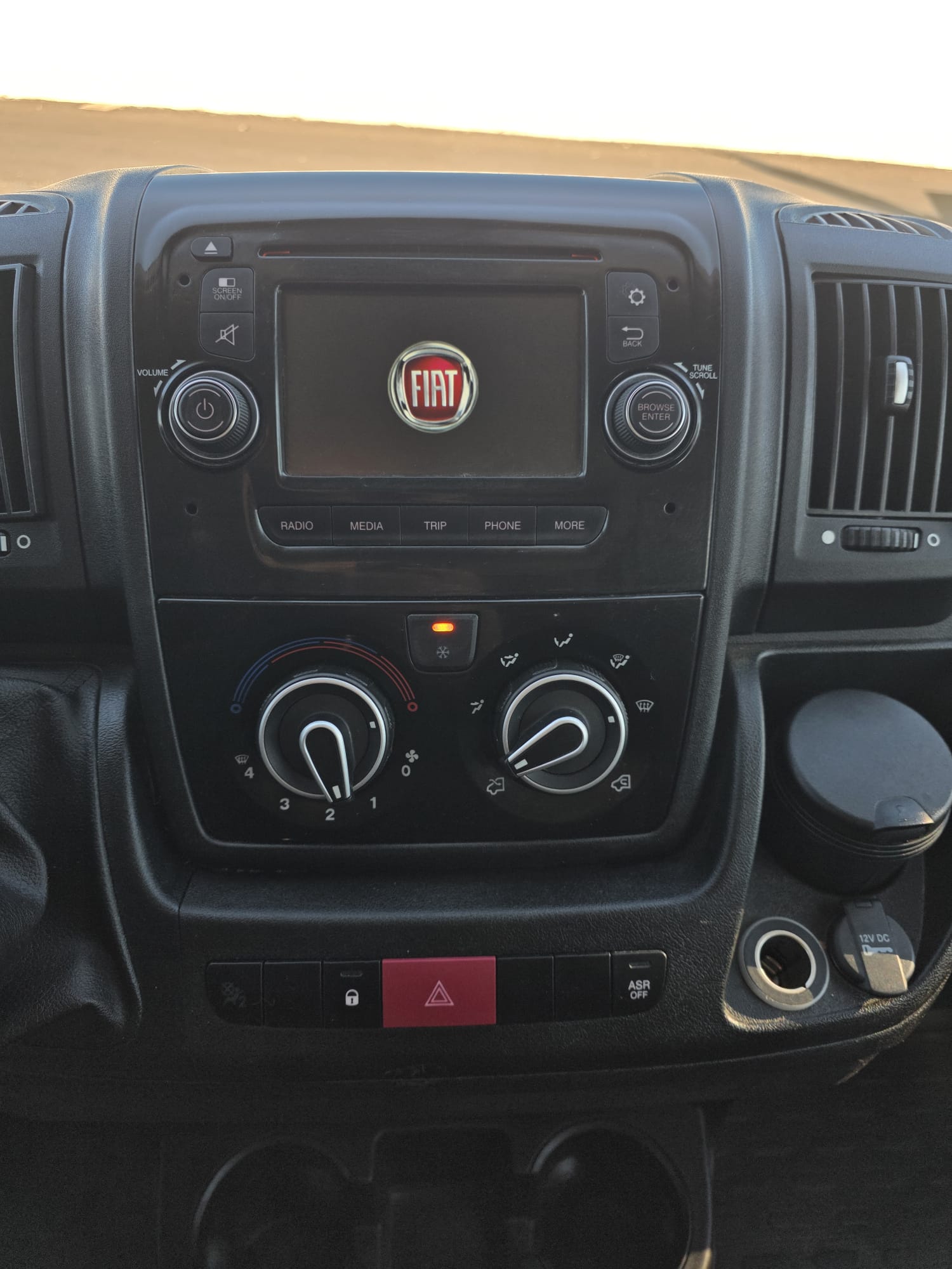 Fiat Ducato 7 posti con cassone e gru Fassi F26 usato 2018