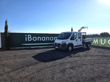 Fiat Ducato 7 posti con cassone e gru Fassi F26 usato 2018