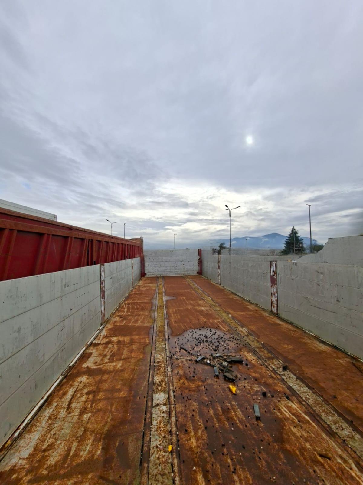 Rimorchio Cardi 2 assi con sponde in alluminio e freni a disco