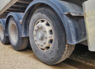 Semirimorchio ribaltabile Menci con cassa in alluminio da 26mc e telo elettrico Cramaro