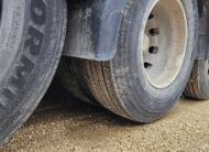 Semirimorchio ribaltabile Menci con cassa in alluminio da 26mc e telo elettrico Cramaro