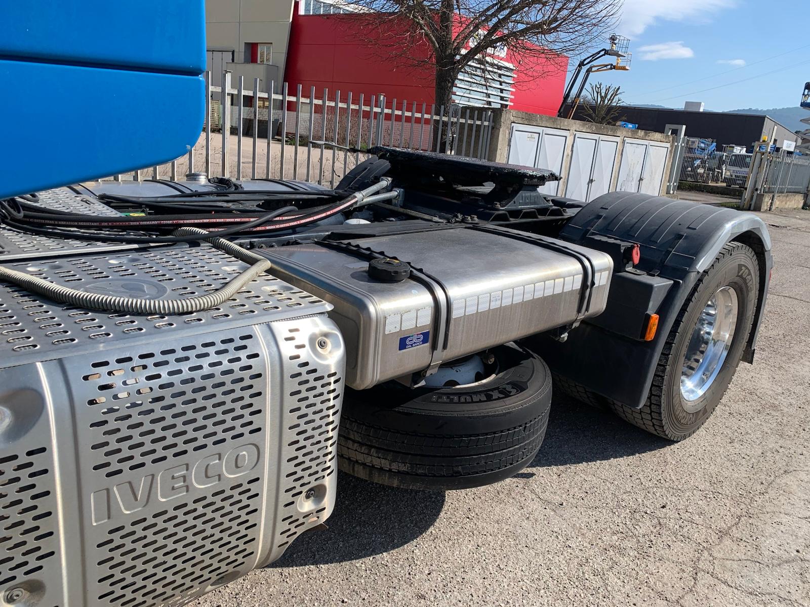 Trattore stradale Iveco Stralis 480 Euro 6 con impianto idraulico usato