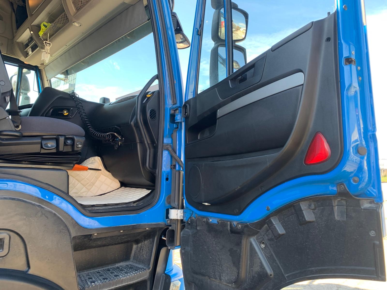 Trattore stradale Iveco Stralis 480 Euro 6 con impianto idraulico usato