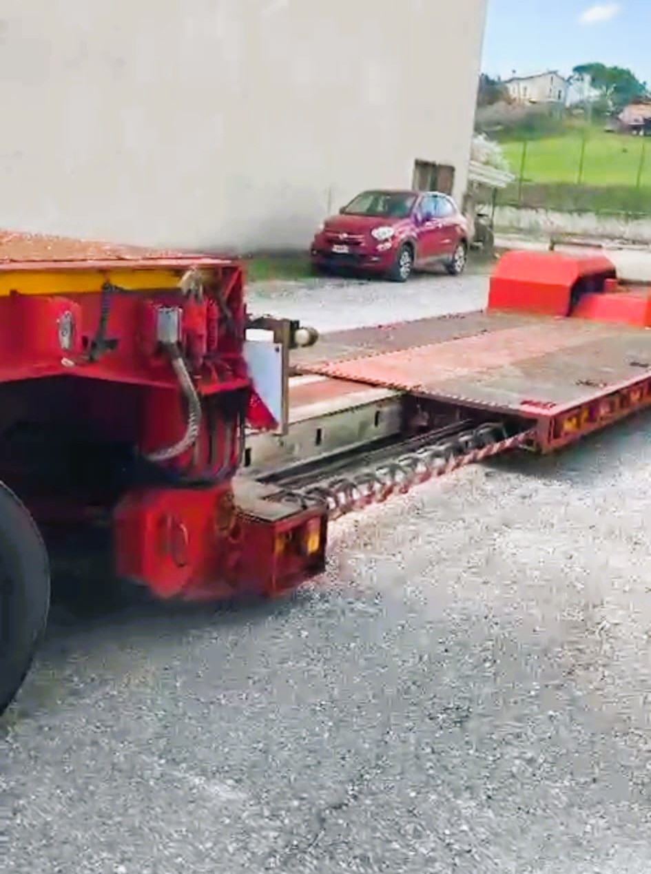 Bertoja ribassato collo staccabile rimorchio allungabile Condor 2 assi