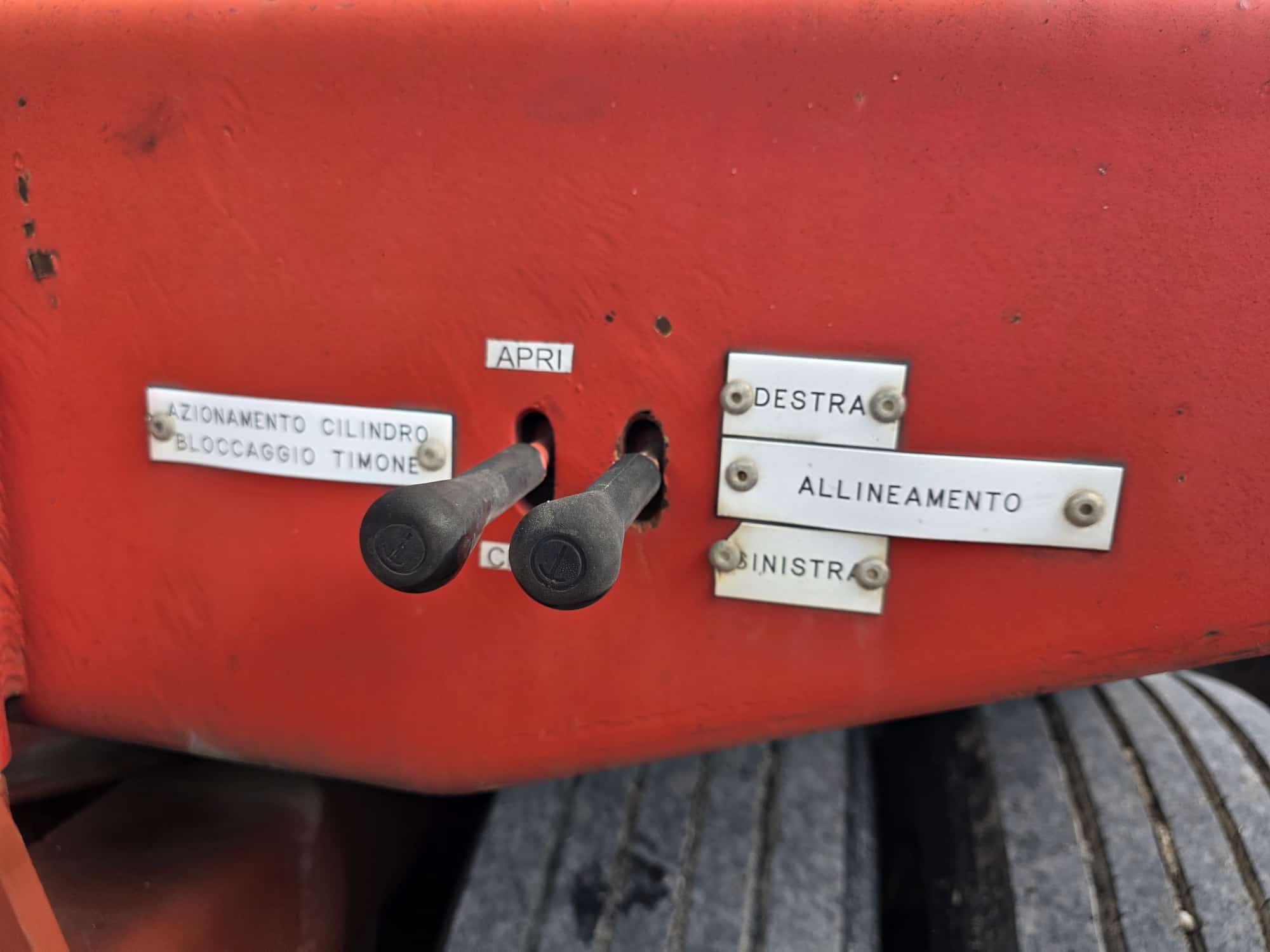 Bertoja ribassato collo staccabile rimorchio allungabile Condor 2 assi